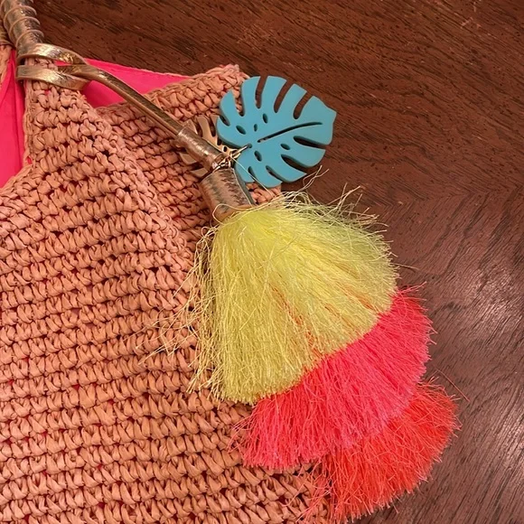 Lilly Pulitzer straw tote - Picture 3 of 11